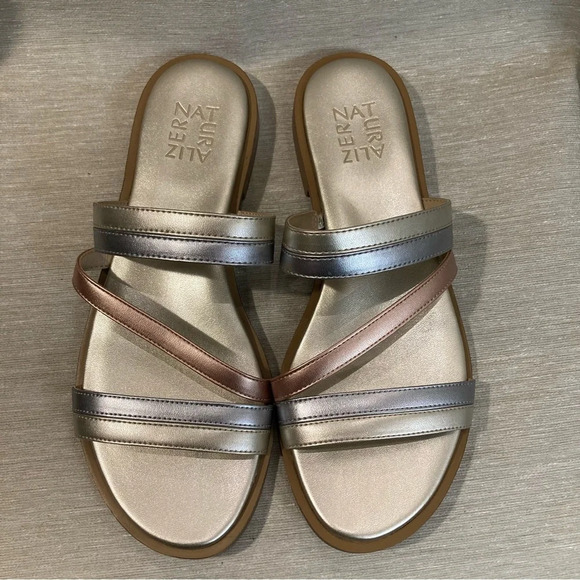 NATURALIZER Sz 8.5 Silver Gold Copper Metallic Strappy Slip On Sandals NEW - Picture 3 of 10